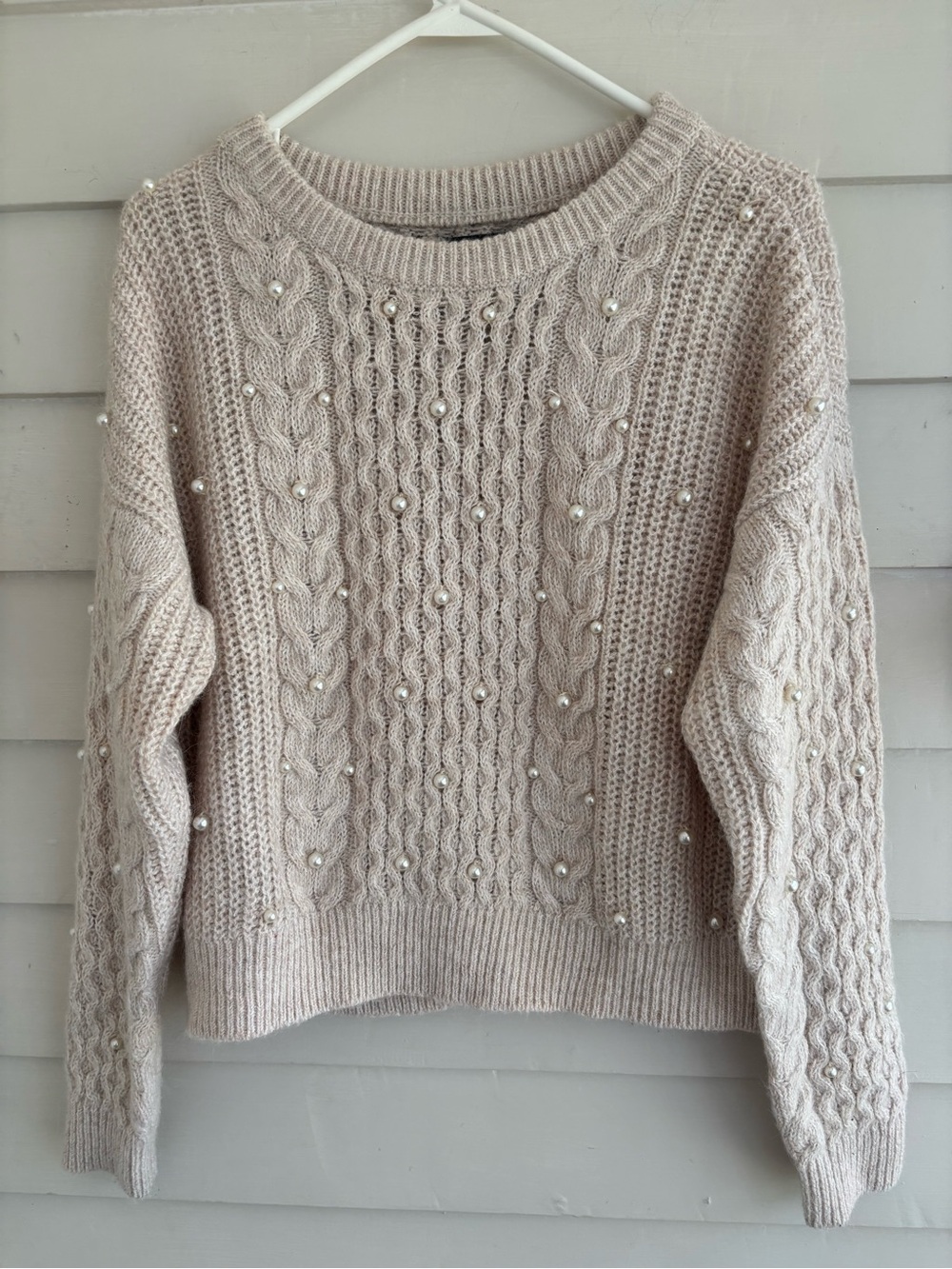 Abercrombie & Fitch Wool
Alpaca Blend Faux Pearl Cable Knit Sweater Size M